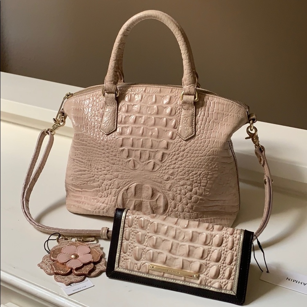 🚫SOLD🚫 Brahmin Medium Duxbury & Wallet